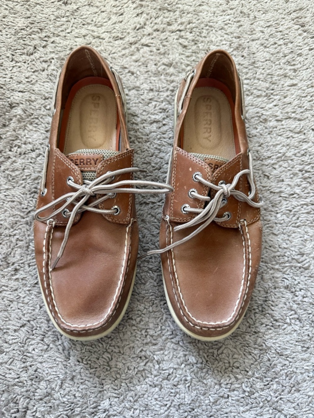 Sperry Men's Chestnut Brown Leather Boat Shoes with White Stitching